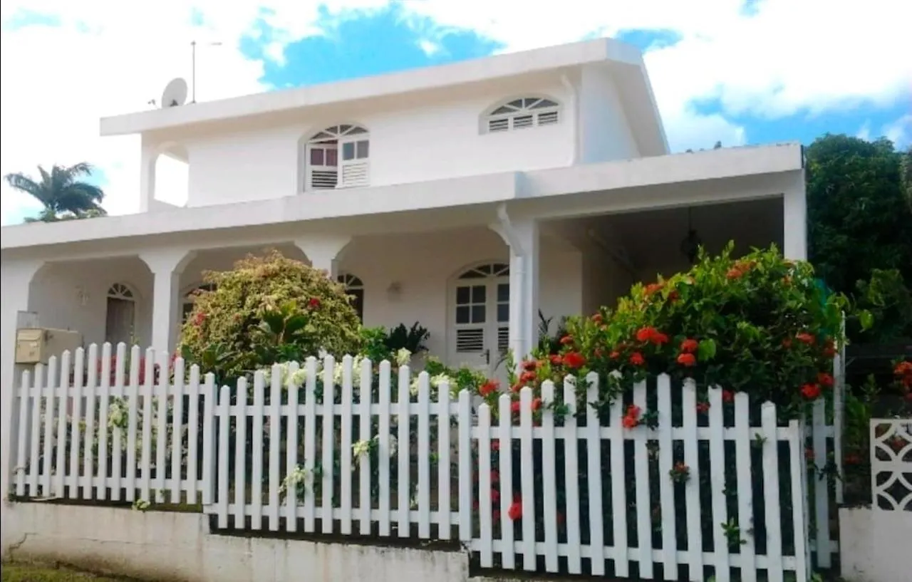Maison Charmante Avec Jardin A Sainte-Luce, Ideale Pour Familles Riviere-Salee